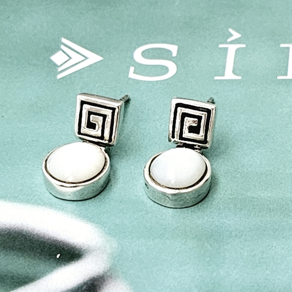 Silpada Vintage Sterling Silver Mother Of Pearl Drop Earrings P0579